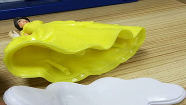 软塑料用什么胶水粘解决用快干胶发白问题？塑料是什么材质很关键！