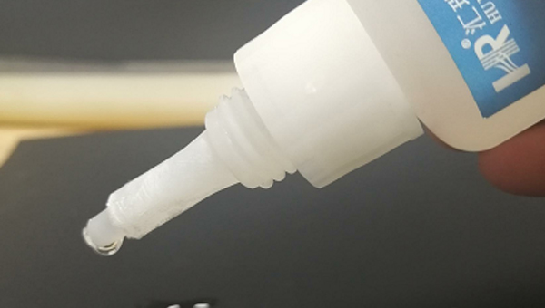 502胶水耐高温吗？本文来介绍