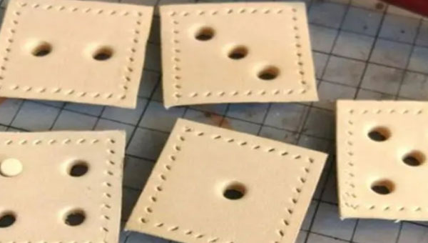 pp与皮革粘接胶水如何解决防水问题？皮革粘pp胶水解决方案！