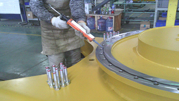 密封胶对金属的粘结强度如何？是否有专用于金属固定的？