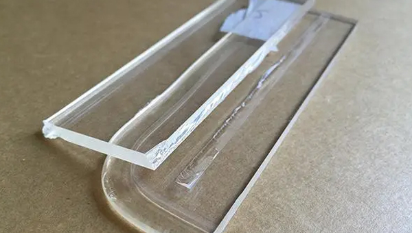 玻璃粘接用什么胶牢固又美观？透明环氧结构胶应用解决