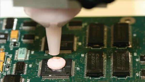 如何利用导热凝胶优化电子设备性能？汇巨工程师来为您讲解！