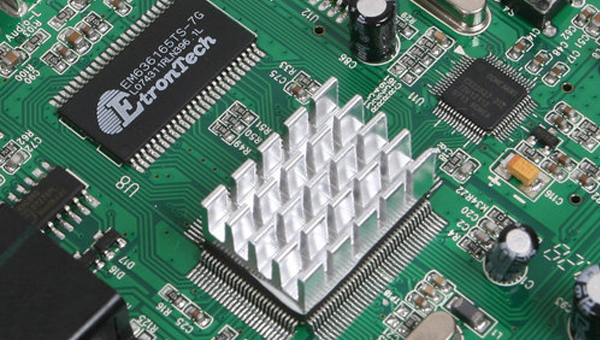 主板ic卡与散热片固定用胶，导热密封胶应用解决