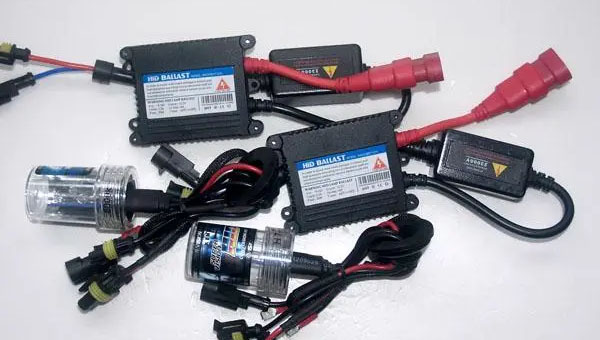 疝气灯镇流器发热问题，使用电子导热胶可有效解决