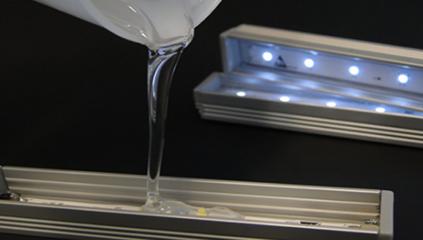 透明环氧树脂灌封胶：高强度、耐高温、防水防潮