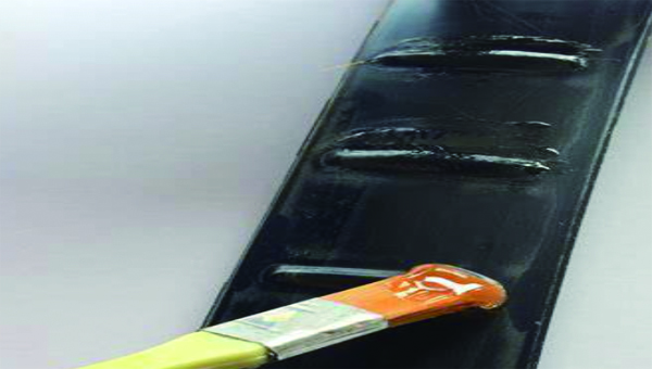 汇瑞防水溶剂型树脂胶：良好的粘合与持久的防水性能