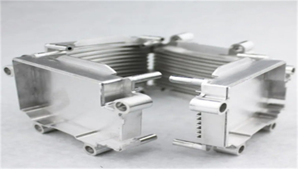 金属模具经过长时间工作，造成磨损怎么办，模具修补剂快速修复模具的好办法！