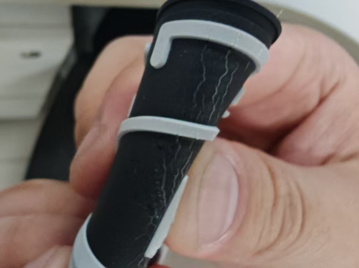 硅胶喷手感油冬天开裂怎么办 ？