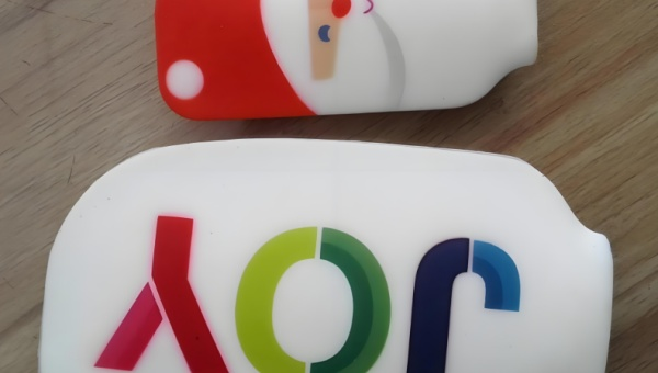 硅胶UV数码打印如何提高油墨的附着力?