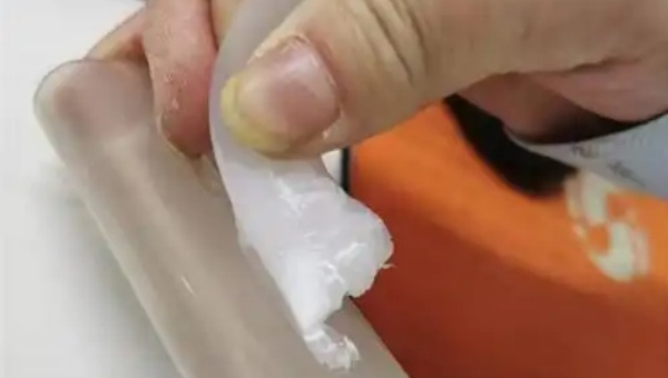 硅胶部件防水粘接用什么？推荐使用 HJL-626T 硅胶胶水防水性能强不渗漏