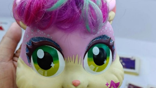 硅胶公仔曲面UV打印油墨易起皱，HJL-916-8 处理剂让油墨服帖不皱