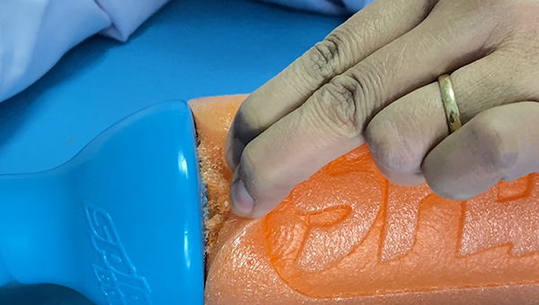 矫正坐姿靠垫PP粘海绵用什么胶？