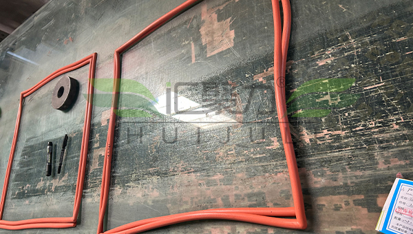 HJL-618硅胶热粘胶水，硅胶密封条对粘用HJL-618硅胶热粘胶水强度高不发白