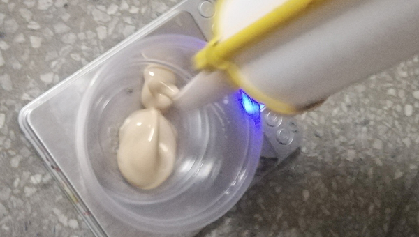 HR-8787高温胶水，HR-8787高温胶水粘结玻璃高温后会产生气泡吗